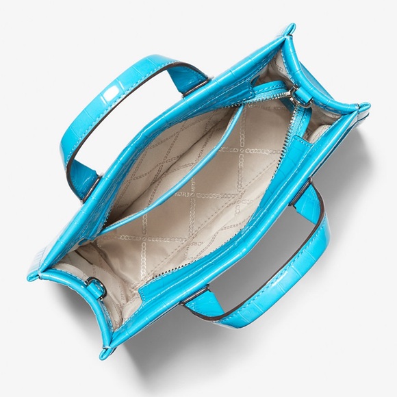 Michael Kors Gigi Small Crocodile Embossed
Leather Messenger Bag
SANTORINI BLUE - Picture 2 of 16